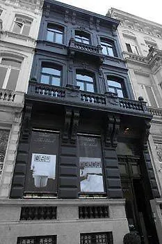 The Black Hotel 3*